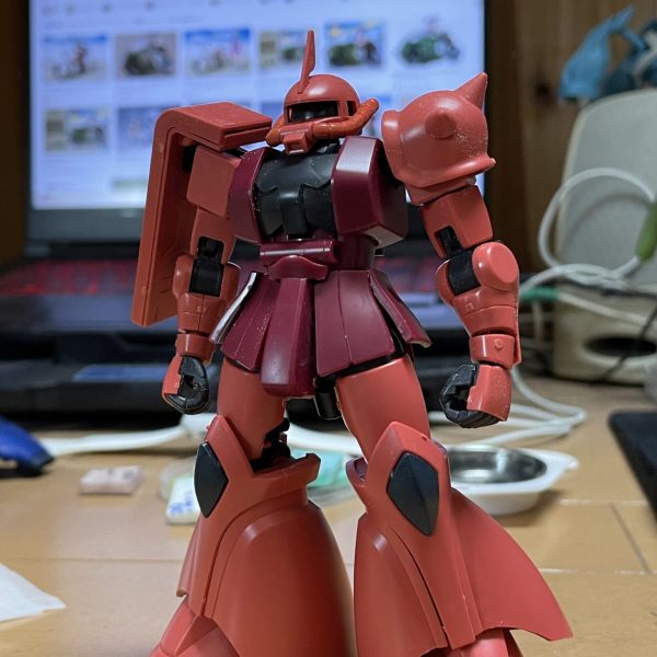 久しぶりのUPです😓ガンプラ以外を作ってまして、落ち着いたところで、吉本プラモデル部の模コンに参加するべく作品にとりかかりました。完成までの形の変わり様です。作品テーマは見ての通り、わかりやすいです。そうじゃない機体も一部ありますが…バランスが1番しっくりきたので採用してます😅（1枚目）