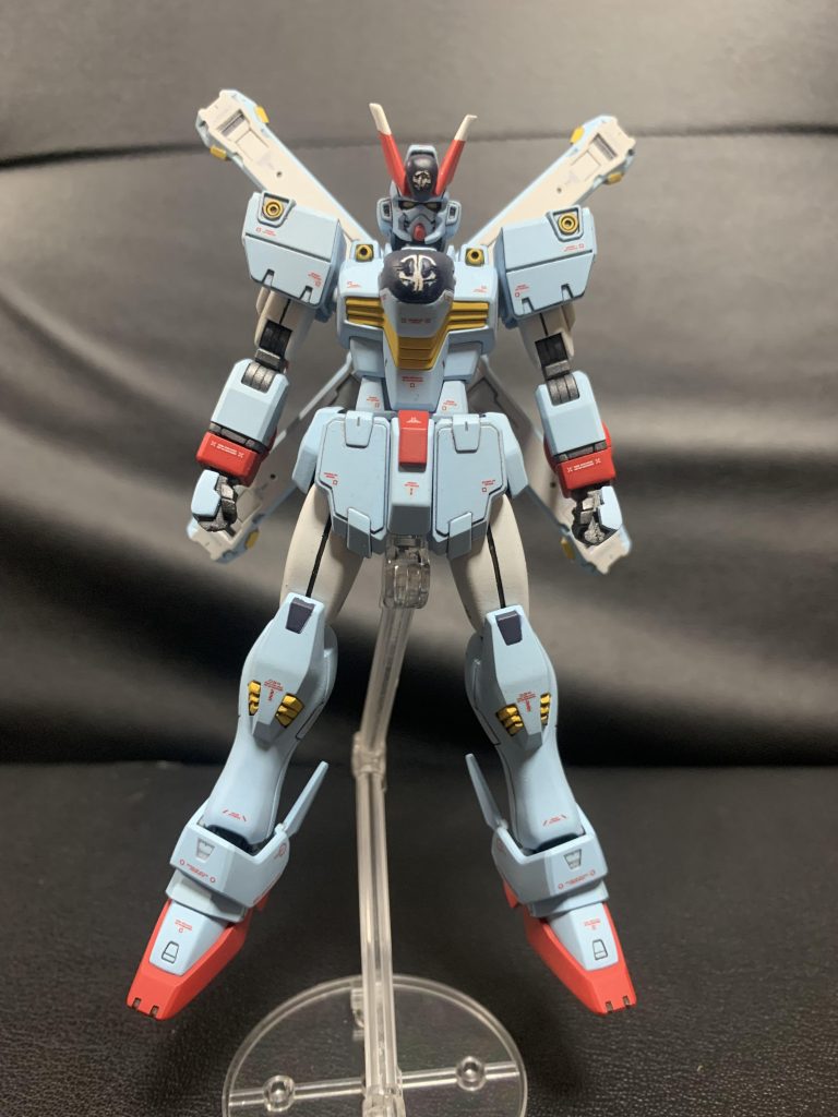 「HGUC クロスボーンガンダム」をベースに、頭部・腕部・太腿を多少改造した以外はほぼノーマルです。