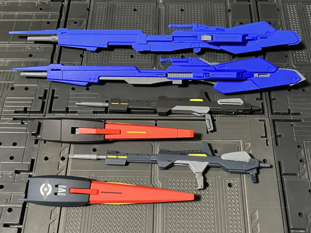 上が203番、下が41番41番ハイパーメガランチャーはテレビ版のカラーリングを再現して違いを出してみました