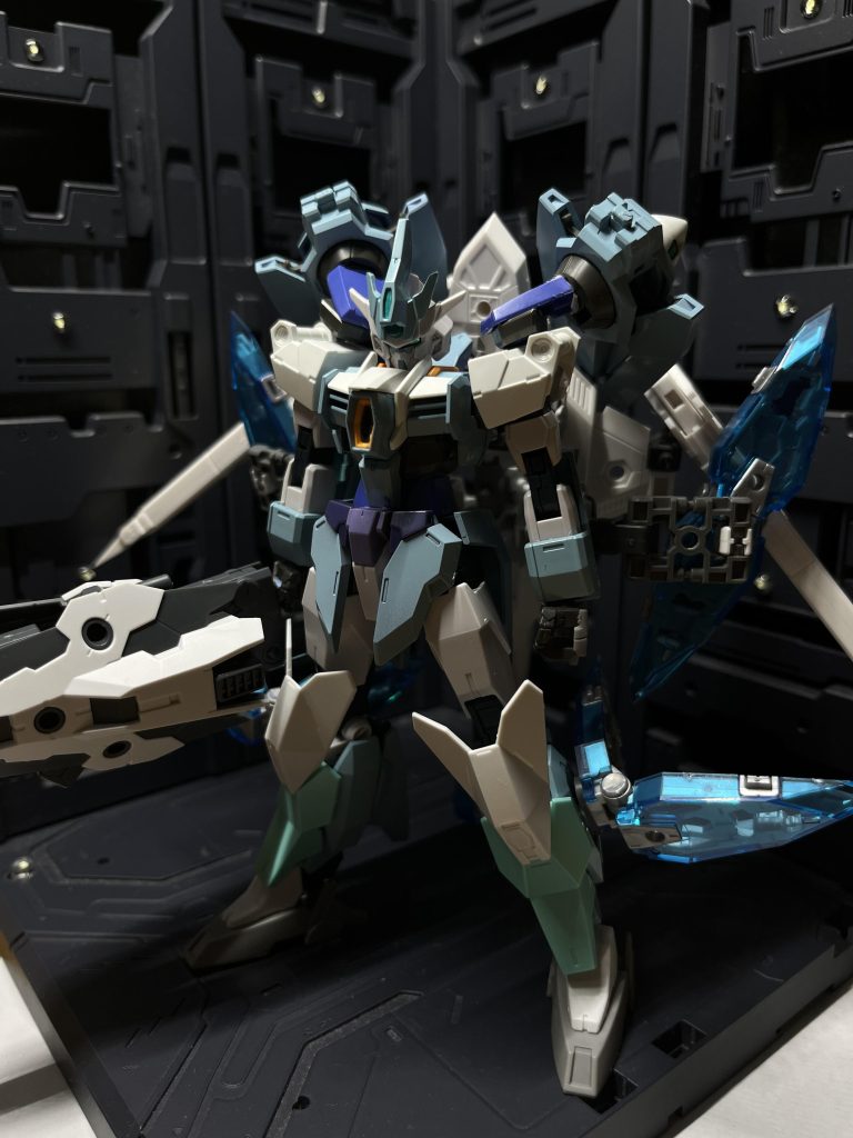 バーストモードこの状態は内臓粒子をフルで解放するためのモードです！やっぱり男の子なら誰もが憧れるフル解放ってやつです！少し見切れて見れませんが銃が変形してブレードになります！