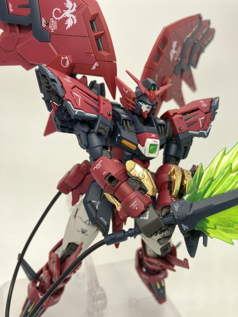 以上、RGガンダムエピオンでした❗️🥴アップにすると爪のパーティングラインが目立ちますね、ガンダムマーカーは乾燥に時間がかかるので初手の工程なのですが、慌ててはダメですね😵