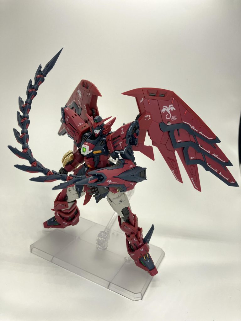 ヒートロッドはアドヴァンストMSジョイントで柔軟に稼働、するのはいいのですが加工しにくい素材🤔一個一個にマイナスモールド貼り付けたり、デカールも考えたんですが断念😢