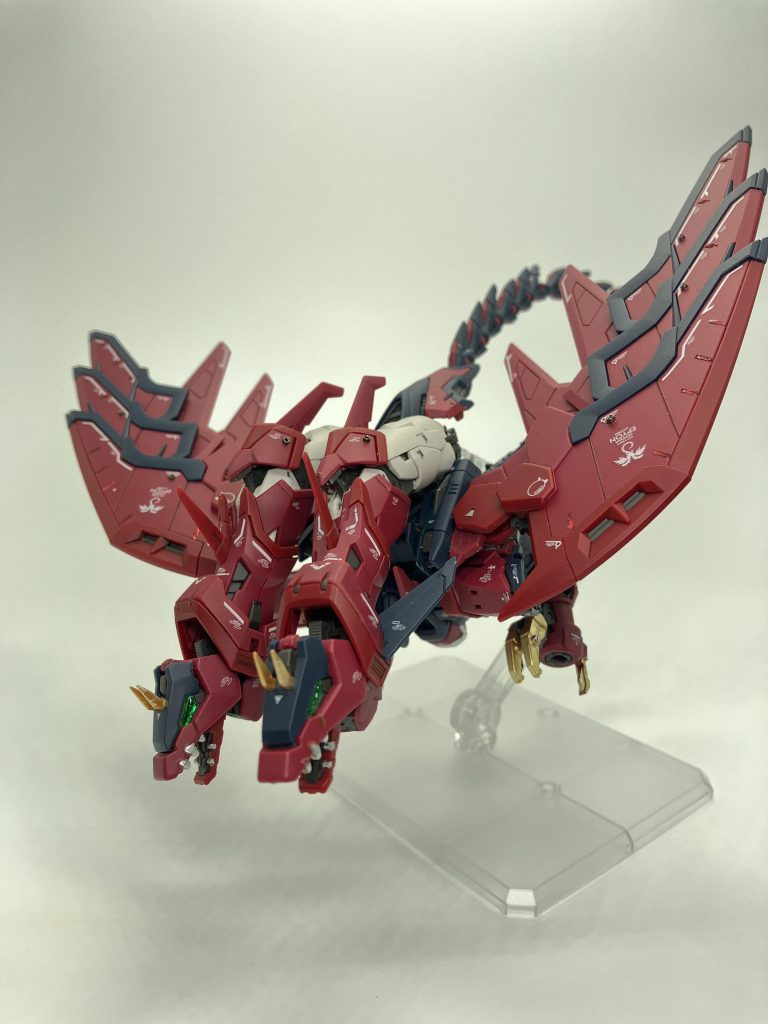 かなり強引な変形にも思うんですが、ちゃんとカッコいいのが凄い👍ワイバーンですね🥴