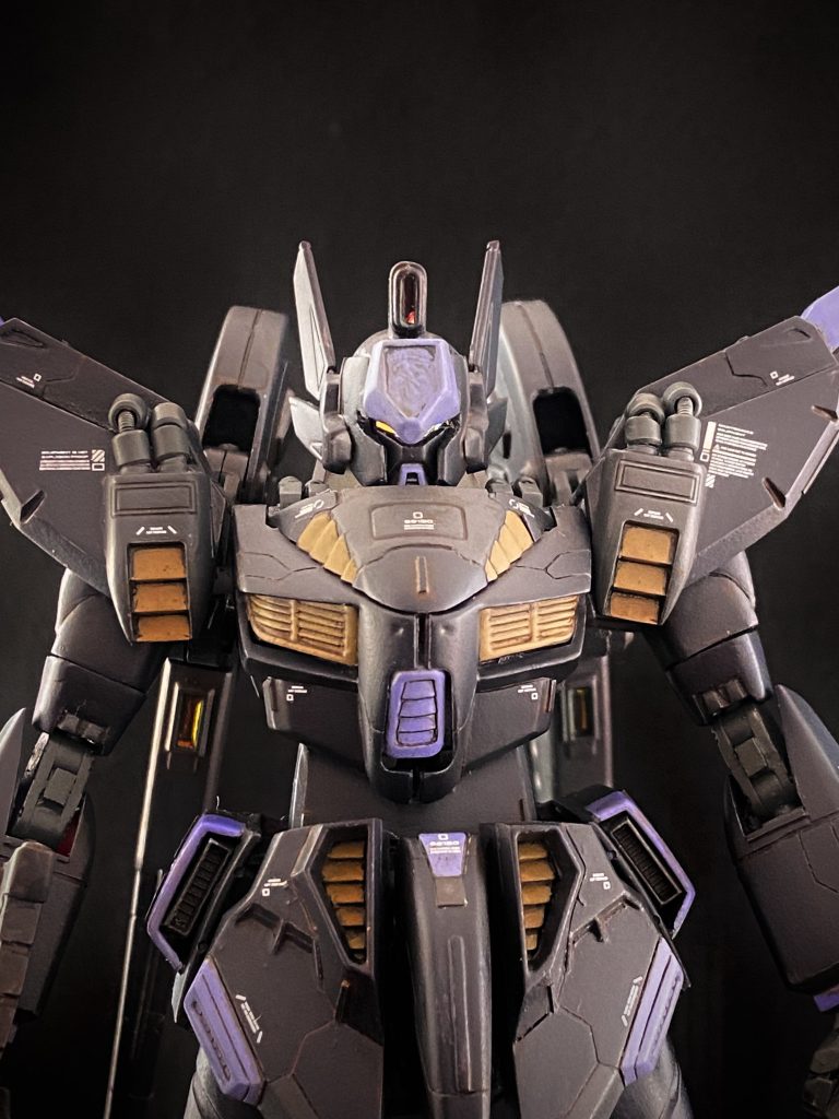 ヴェスバー、頭部のセンサーには偏光シールを貼りました。