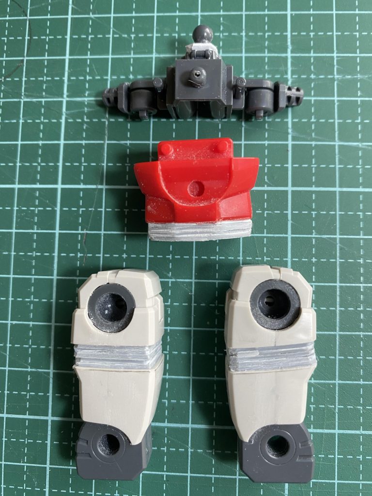 今回は初の延長工作に挑戦しました。クビ1.5mm、胴4mm、太もも4mm延長です。 