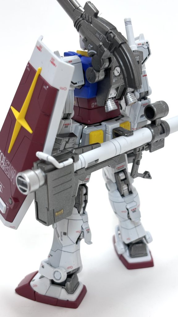 大型バズーカは腰にマウント出来るようになっていました