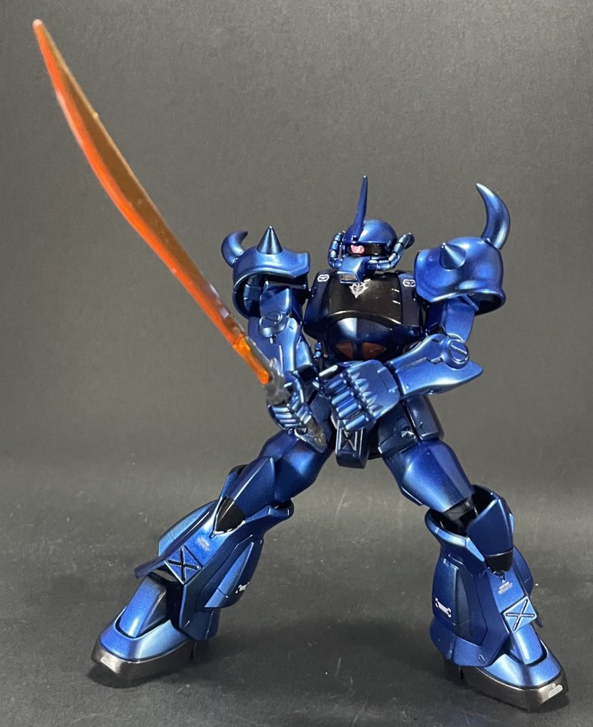 今回は、メタリックブルーを全体に吹いて、細かい部分は筆塗りで塗り分けました！エアブラシと筆塗りのハイブリッドで制作しています😁