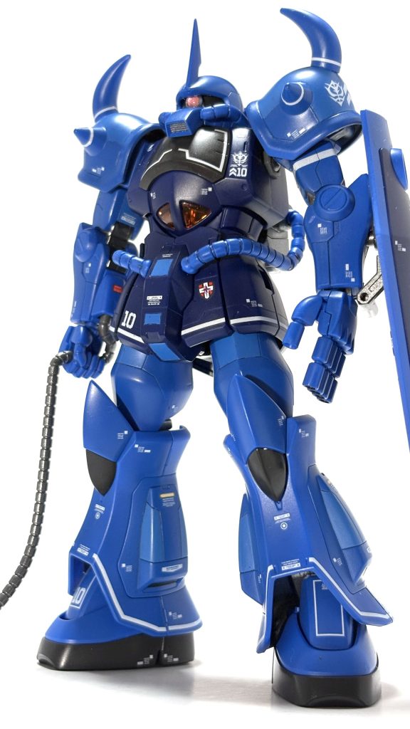 まずは下から煽りショット