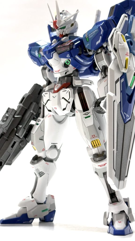 下から煽りショットです。ちょっと独特なシルエットですね