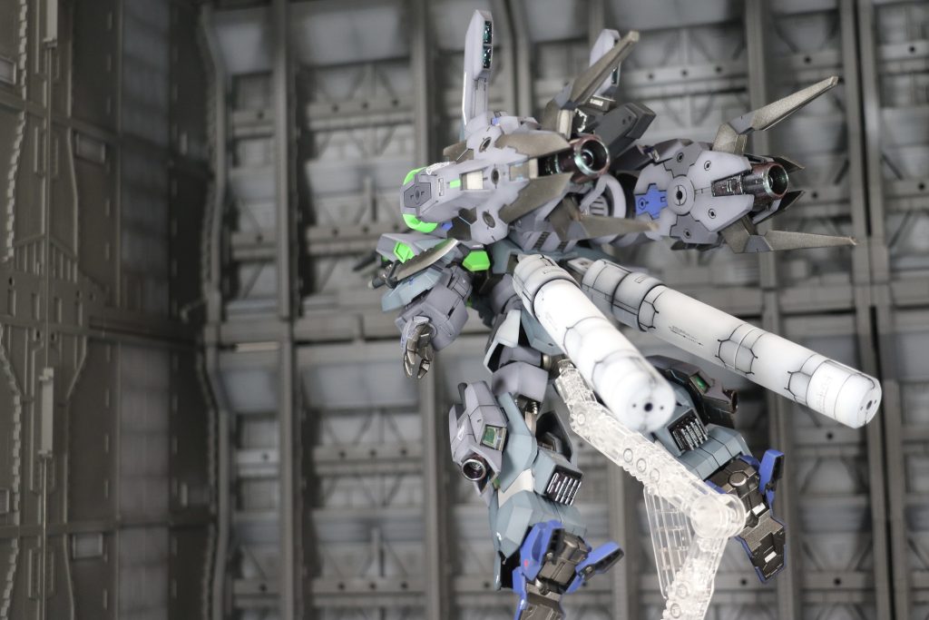 プロペラントタンク生やしたんだからゴツい感じのバーニアも無いとダメよね?と…