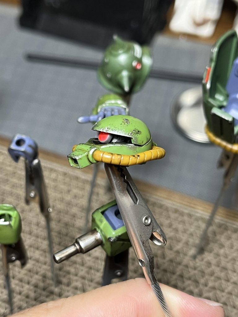 モノアイは前回のドアンザク同様に丸モールドとレジンで作成