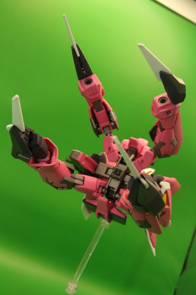 どこから出るのかやっと分かったスキュラ。ちなみにカラーレシピは忘れてしまいましたが、イージスの本体色を原作イメージに近づけるのが意外と大変でした…。HGイージス、無印SEED好きの方にはぜひ組んでみていただきたい良キットでした♪次回はこちらの人の自爆相手を投稿予定です!拙い作品を最後までご覧いただき、ありがとうございましたm(_ _)m