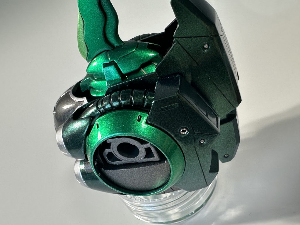 メタルパーツ、ボディ装着状態。非常に美しい。