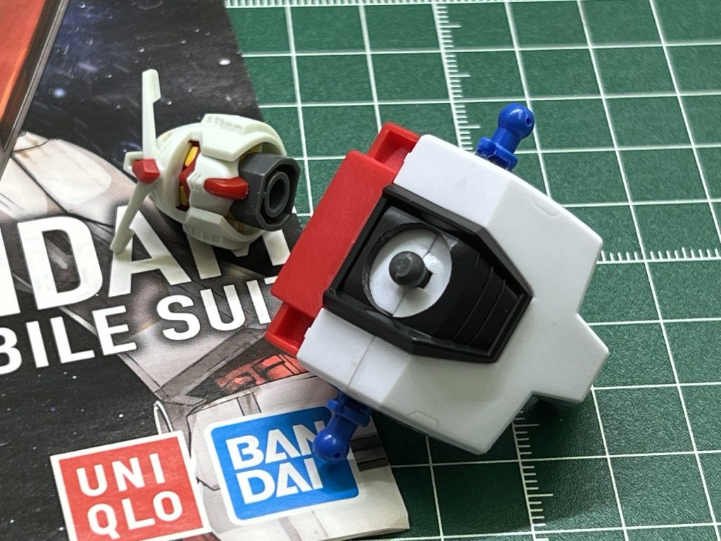 頭部は首ごと接続できるように工作