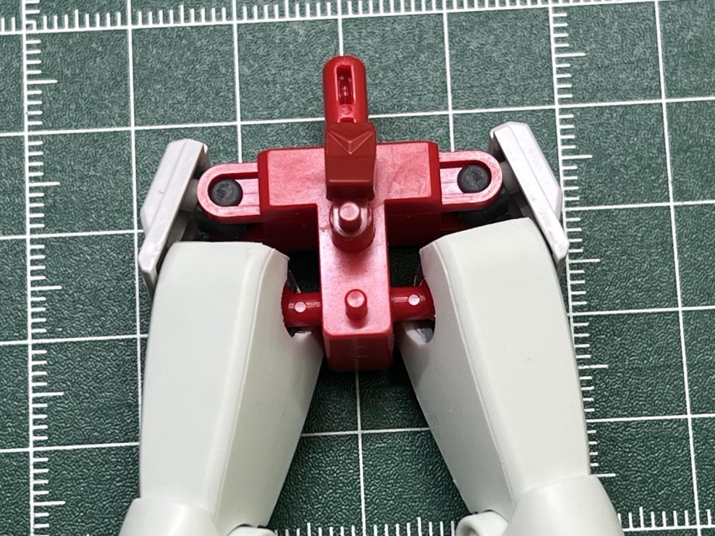 太ももにHGUC021のポリキャップを移植することで接続