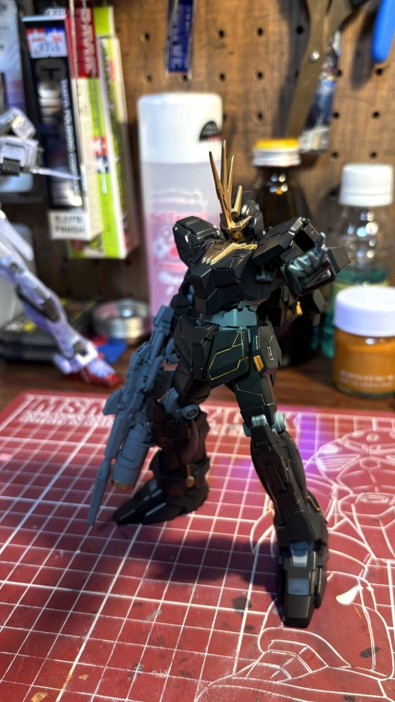 金色はゴールド(ミスターホビーカラー)＋蛍光オレンジ(ミスターホビーカラー)で調色しました。X(旧Twitter)に動画を掲載しているので是非そちらもご覧いただけると嬉しいです♡