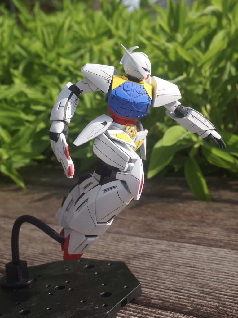 ∀といえば流れるような足のシルエットですよね！膝下からつま先まで滑らかに仕上がったと思います。