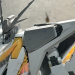 肩の出っ張ってるパーツを切り出し、別パーツ化しました。さらにプラ板を貼り、厚みを[…]