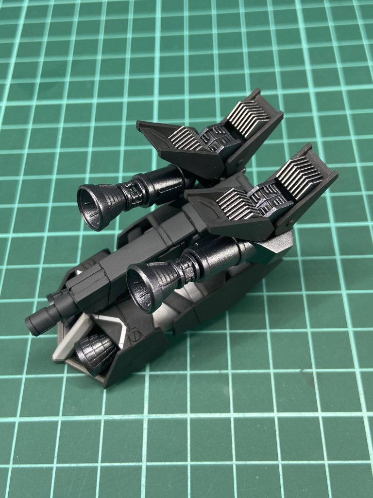 バックパックユニット。サブジェネレーター・バーニア・放熱フィンを追加。急拵えっぽい雰囲気で纏めてみました。