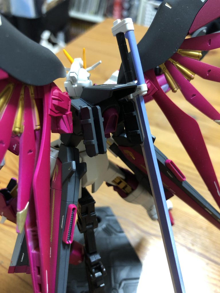 問い合わせのありましたエクスカリバーの取付箇所です。我が家はディスプレイスタンド2でガンプラ達を飾っていますので、このジョイントパーツ?いっぱい余っているんですよね💦