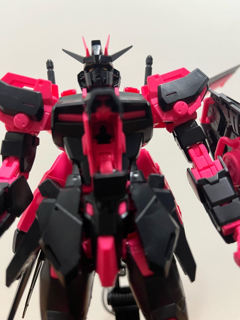 コックピットを開けることができ、中にはキラが座ってます！