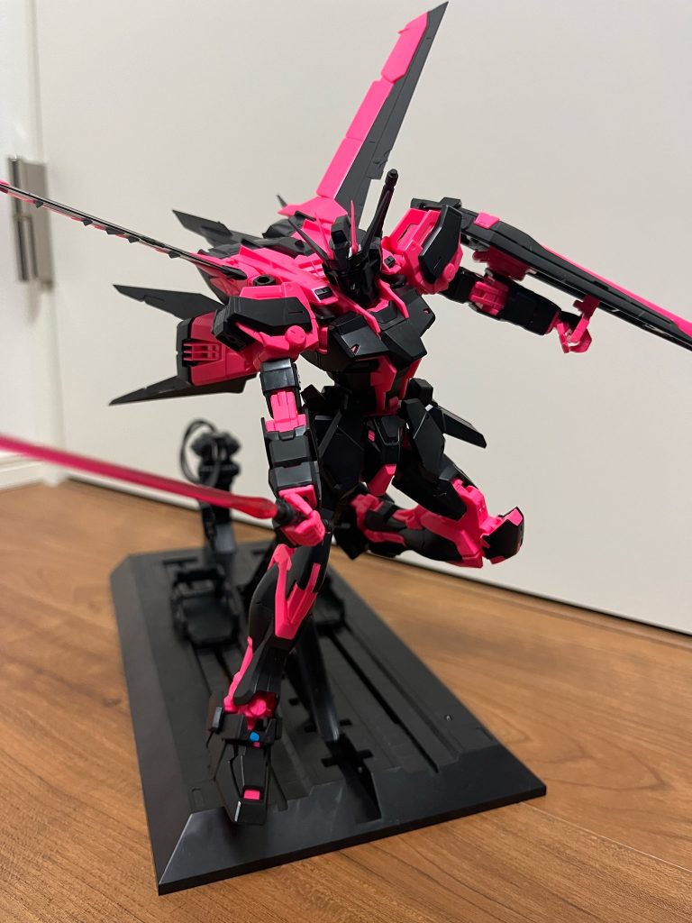 MGエールストライクには機体だけじゃなく専用のカタパルトまでついてくるので遊びがいがありすぎます！