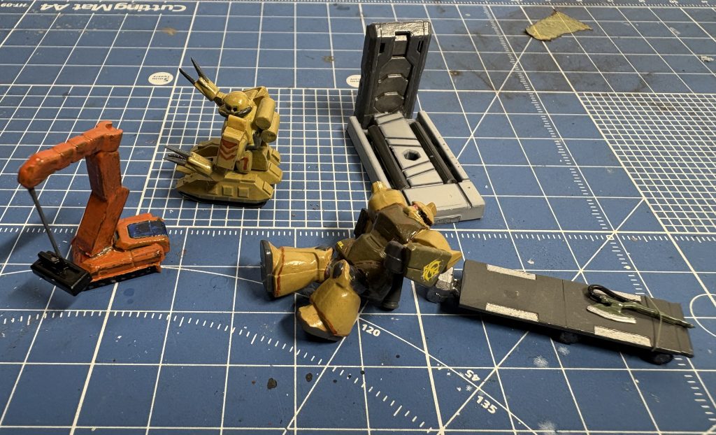 小物類は寄せ集めの雰囲気だけで作ってます。