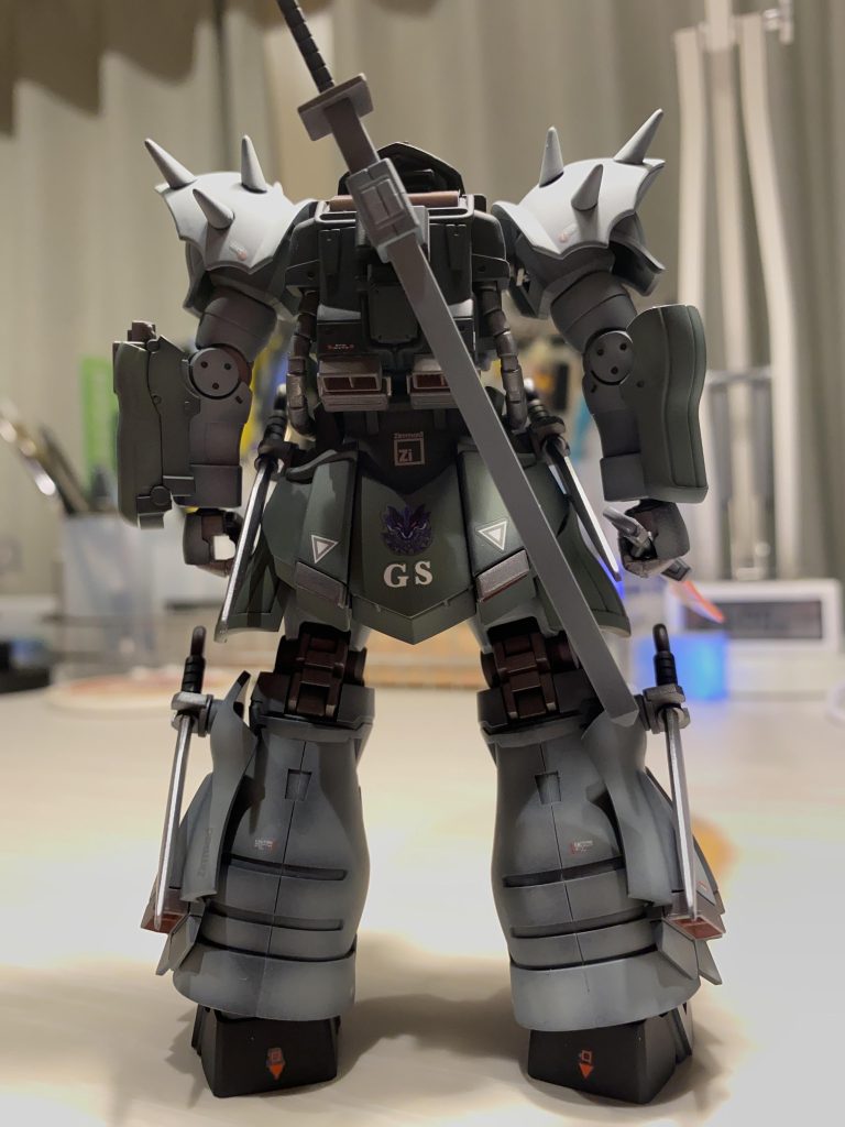 塗ってみると量産機ゲルググっぽいなとも思ったり🐤✨