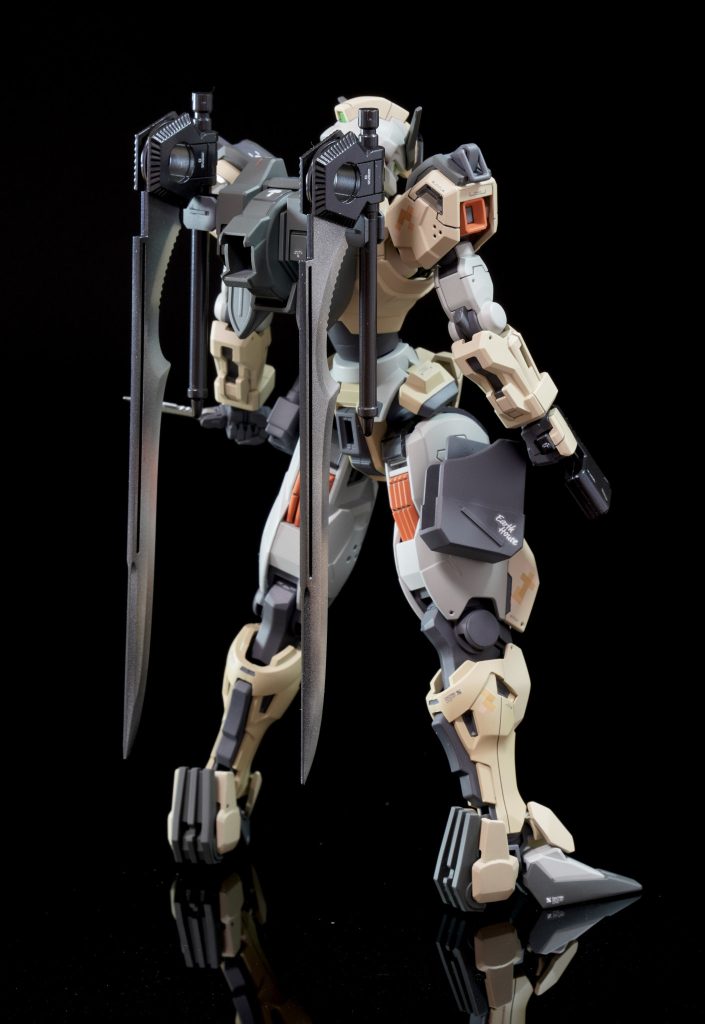 あと1機バリエーション機体と装備を完成することができたらウェポンラックも制作しようかなと構想してます!これも夢だったんだよねーできれば現実でエアガンとか壁に並べたいですができないのでガンプラで実現しようかなとw