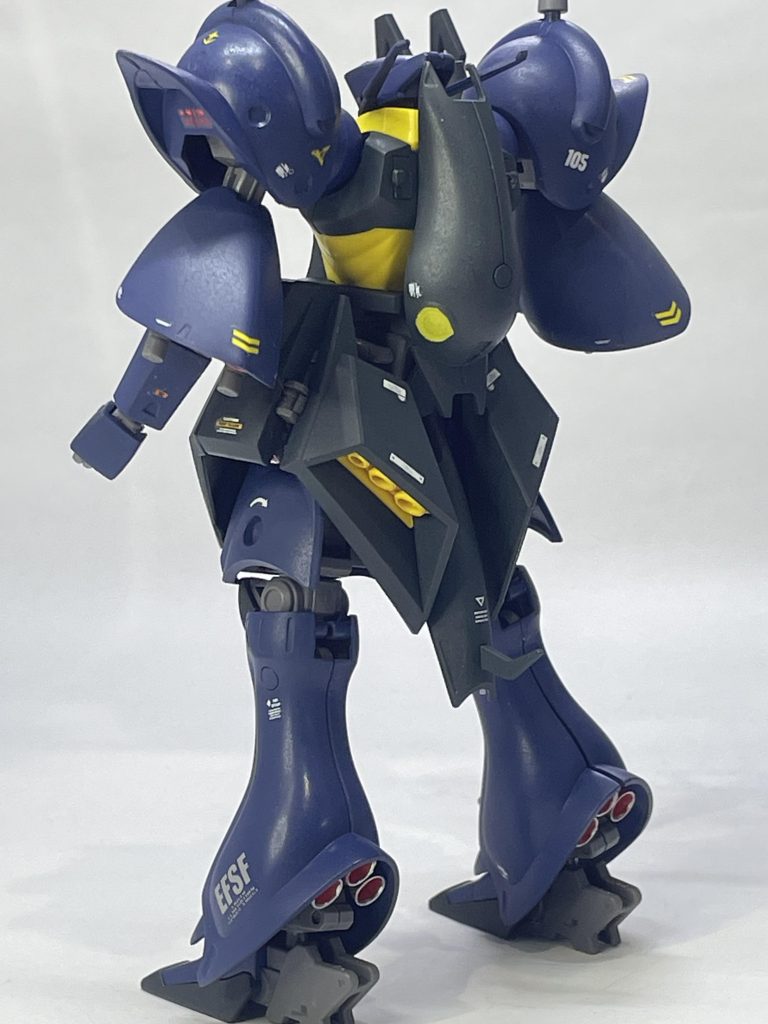 パーツの半分がABSという塗装はおろか変形すら注意をはらわないといけない緊張感はあるがそれに見合うシルエットのカッコ良さ。 