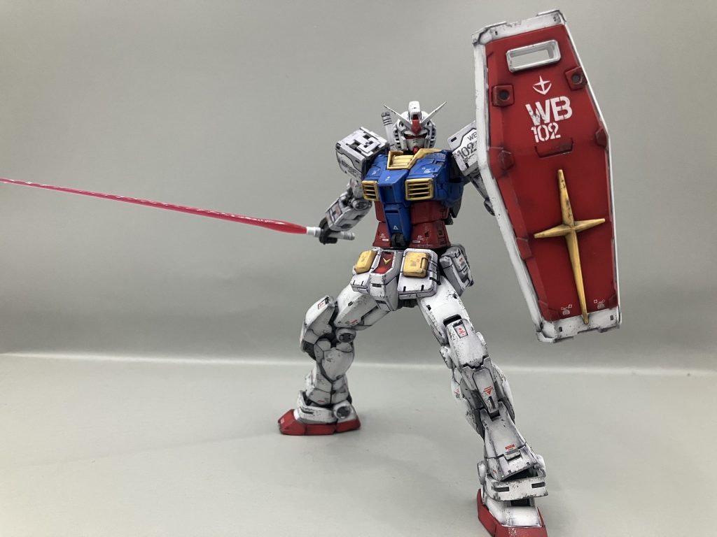 ビームサーベル&シールド構えでポージング以上です。