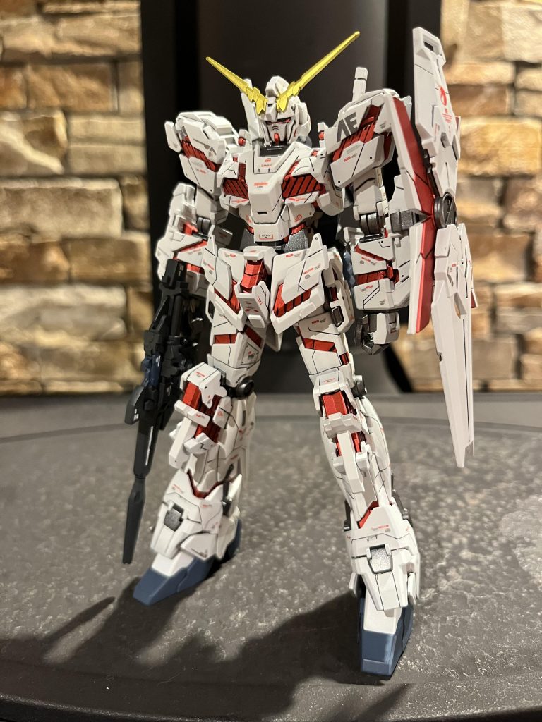 先ずは素立ちから!今回はスジボリでのディテールアップとサイコフレームの塗装に力を入れて制作しました- ̗̀( ˶^ᵕ'˶)b