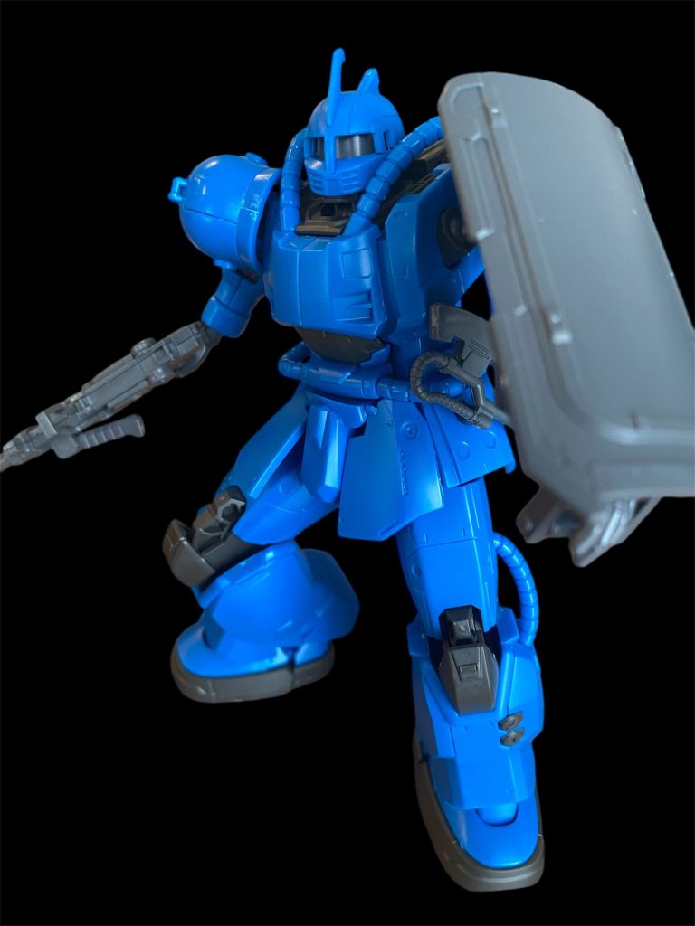 素組み状態です。成形色でもカッコイイです。