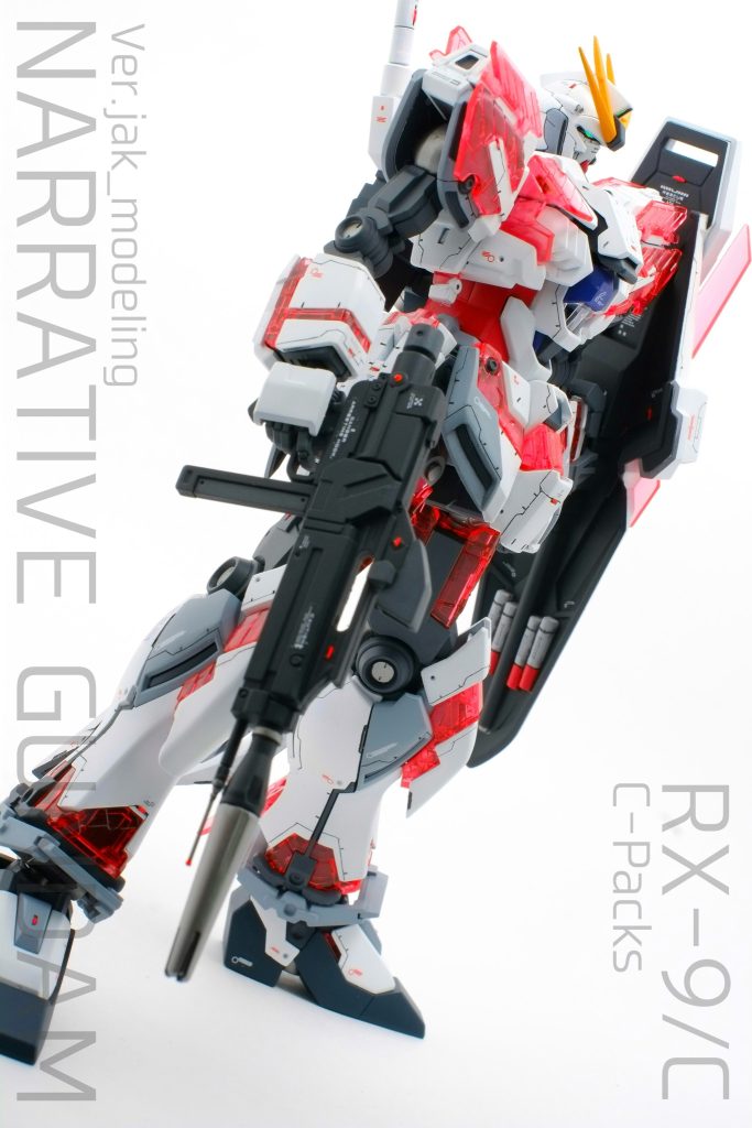 全体的に新規モールドの彫り込みを今回は端っこをメインに追加していますなんでもc装備はサイコフレームを急いで組み込んだらしいので端っこにパーティングラインが残っちゃってる設定で