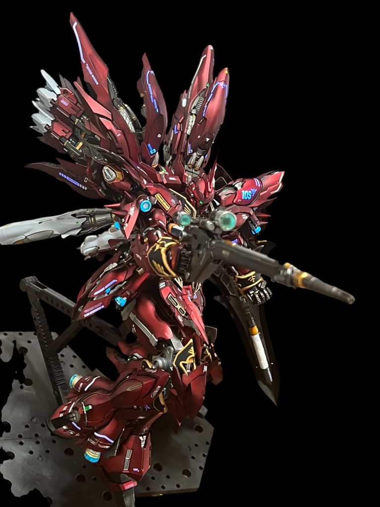 「見せてもらおうか。新しいガンダムの性能とやらを。」