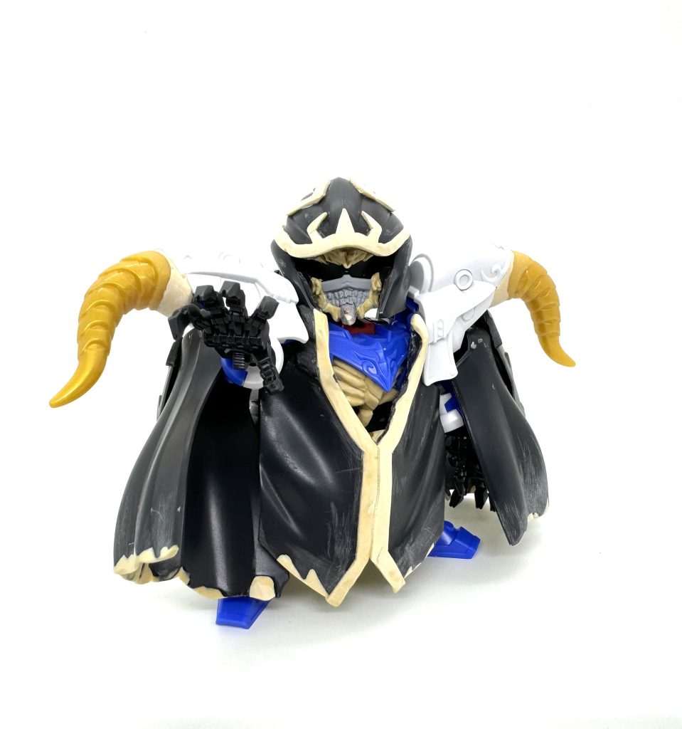 パーツはほぼレイフガンダムのものです。手首はメガミデバイスのグラップルから。杖は夏侯惇トールギスⅢなものを改造してます。