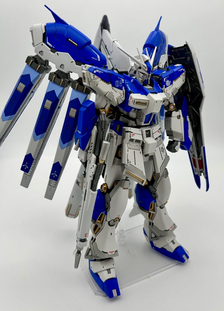 装甲は半光沢フレームは光沢で仕上げました。メイン装甲のブルーは調色ですが中々いい色になってよかったです😊