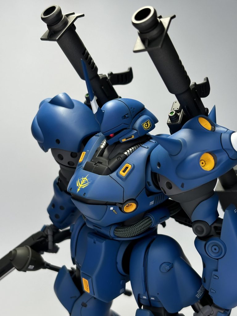 モノアイ発光時最初、メタルビルド?のように仕上げようかなとも思いましたが、やはり最初の一体なので、極力筋彫り追加とかせず、設定画に近い感じで仕上げる事にしました。と、言ってもあんなゴリゴリに仕上げれる自信はないですが笑最後までご覧いただきありがとうございました🙇