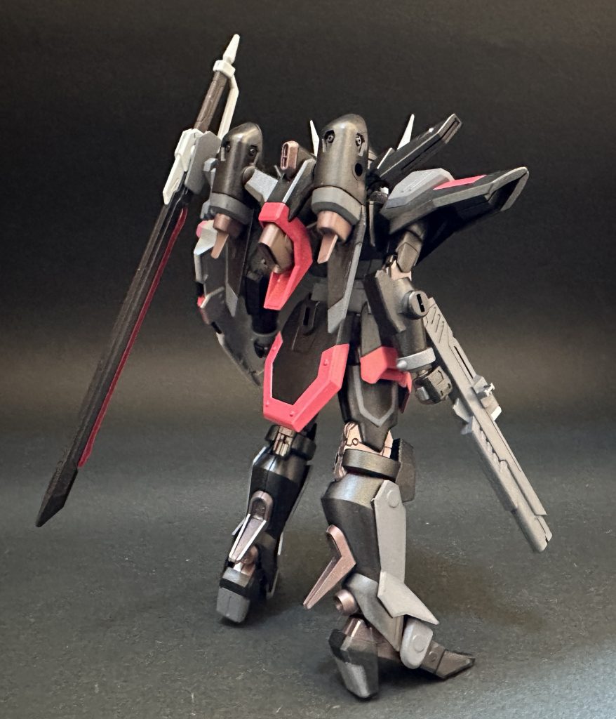 やっぱり背中は見えていた方がかっこいい気がします。プラモデル完成品　2024 その82、83 