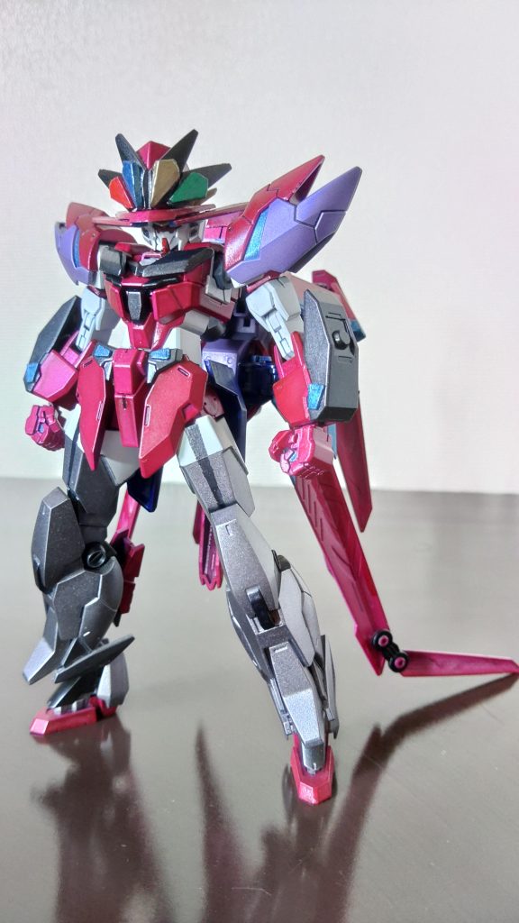 「殲琴 ガンダム・ダウルダブラ」ファウストローブ「ダウルダブラ」を身に纏ったキャロルガンダムの決戦形態。ダインスレイフと呼ばれる呪われた旋律を用いて世界を壊す歌を口ずさむことができ、人類70億分の絶唱をも凌駕する力を持っている。