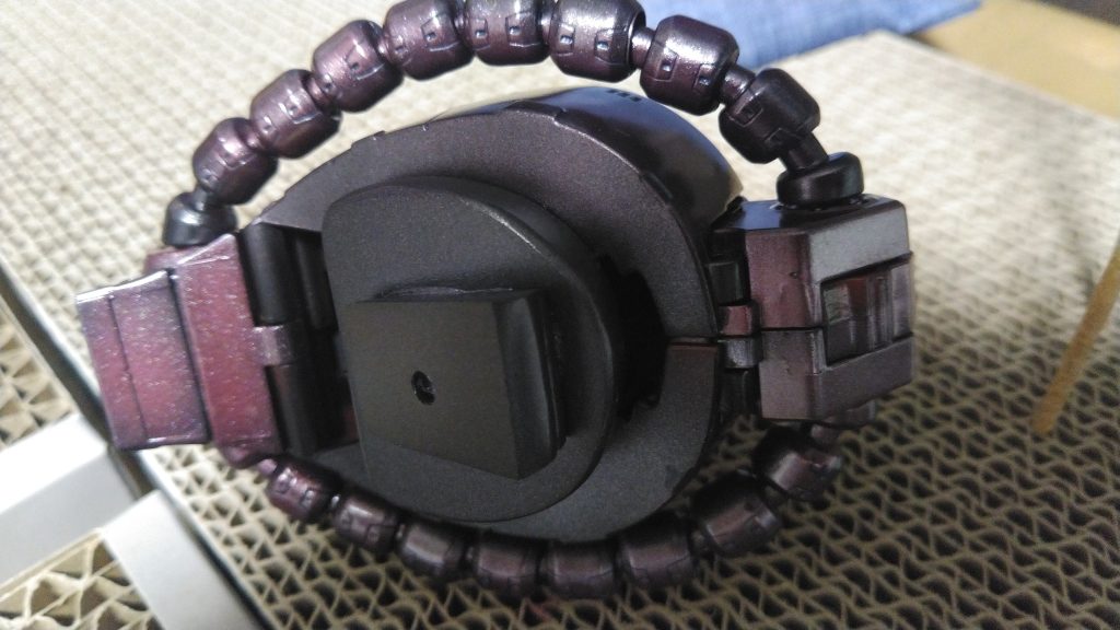 首の接続はプラ板でスクラッチしました。