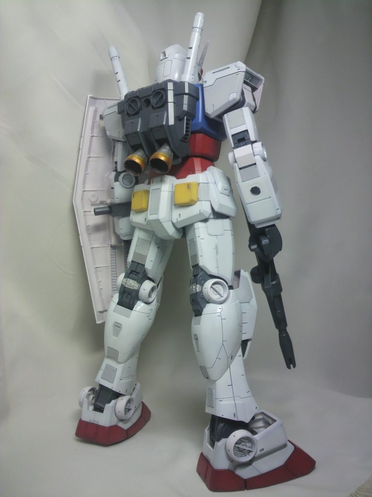 段落ちなどの差し色にはシルバーを使用