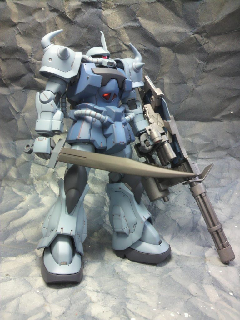 小さいプラ板貼ったり段落ちモールドを追加したりスジ彫りしたりしています