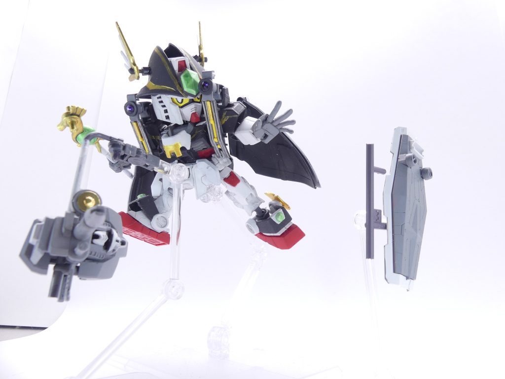 「エバーランド」は、ガンプラ同士が戦う「ガンプラバトル」の舞台として利用されるようになっていました。かつての7人だけではない、もっとたくさんのガンプラ(ログイン)が「エバーランド」を席巻し、そして「ミスク」はさらに荒ぶっていたのです…アマミチ達は、再び開いてしまった扉を閉じるため、ナイト・ムシャ・コマンドの3つのリージョン(地方)からなる「エバーランド」を冒険し、戦いを繰り広げていきます。冒険を続けるうち、謎は深まるばかりです。次々に出会う仲間や敵、オリジナル「エバーブック」の所持者達、そして謎の組織・「ブリッジ」。そのうちに、彼らは知る事になるのです。この世界、「エバーランド」の真実を。筆者としてはおそらく最後になるであろう大冒険。超長期スパンでの展開を予定しています。旅はまだ始まったばかり。どうぞ、最後までお楽しみ下さい。