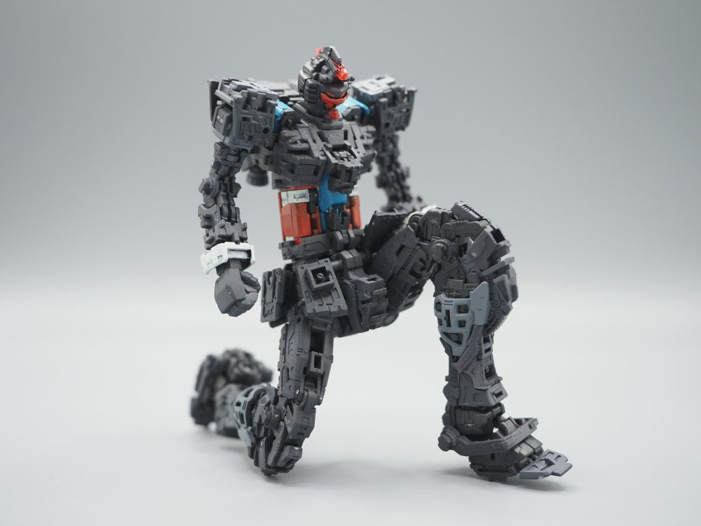 Web版の説明書を見ながら、フレームから組み立ててみました。