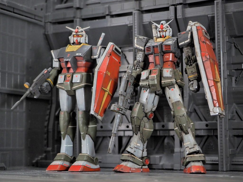 こないだ作ったRG Ver.2.0と同じ塗料を使い、同じ塗り方で仕上げました。並べると時の流れを感じられます…以上です。閲覧ありがとうございました！