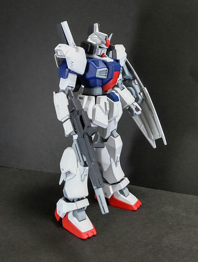 肩や膝にスラスターが追加され、宇宙地上問わず回避性能が向上しているが全体のシルエットは変更されていない。フレームや一部センサー機器、コクピットの改修により若干だが全長が伸び頭頂高は19.2mになった。新型機の開発過程でAE社にはガンダムMk-Ⅱ向けの予備パーツや武装、さらには次世代機の為に改良されたフレームやセンサー機器が保管されたままになっていた。これを知って非常に口惜しく感じた連邦政府上層部の一部は、秘密裏にそれらを1機のMSに組み上げ「ある人物」に引き渡す為にAE社と工作を始めた………ネオ・ジオンの侵攻が迫る中、本機はようやく訪れた乗り手に会うべく、意気揚々と“おめかし”するが如く白く塗装されていく…時に宇宙世紀●●年…