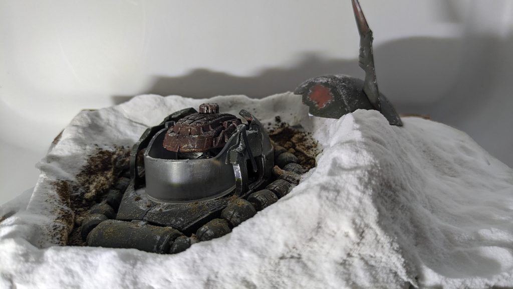 シャア専用ザクの末路…シャアが左遷された後、キャリフォルニア基地に接収され、一般指揮官機として運用、終戦まで戦い抜き、今長い眠りから目覚める…そんな設定をイメージしました。