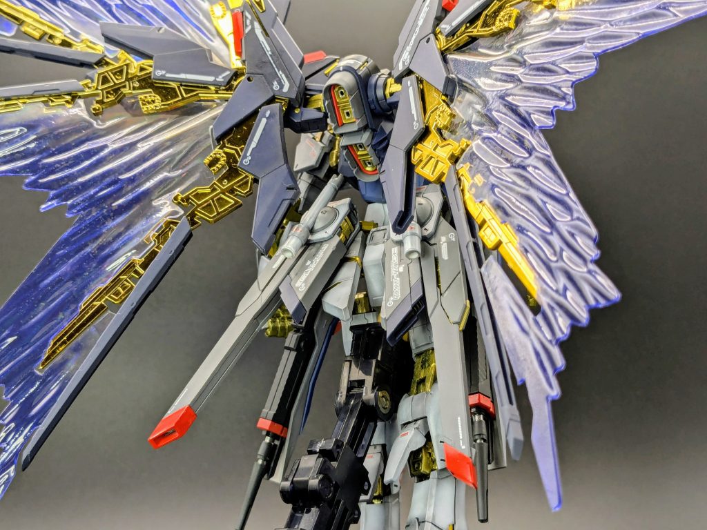 取付はドラグーンを取り外した機動兵装ウイングをガバっと広げて間に噛ませるだけです。軽いので保持力は意識しなくてもよさそう。