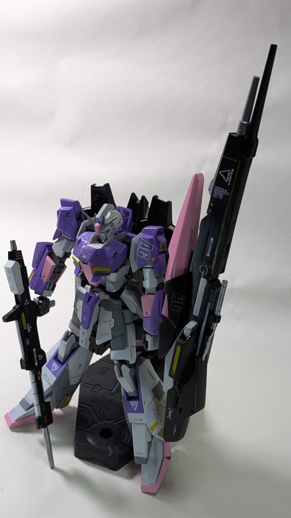 ポージングモ相変わらず苦手なんですが、右足の股関節が結構ふにゃふにゃで困りました。あとアンテナもポロポロとよく落ちる^^;